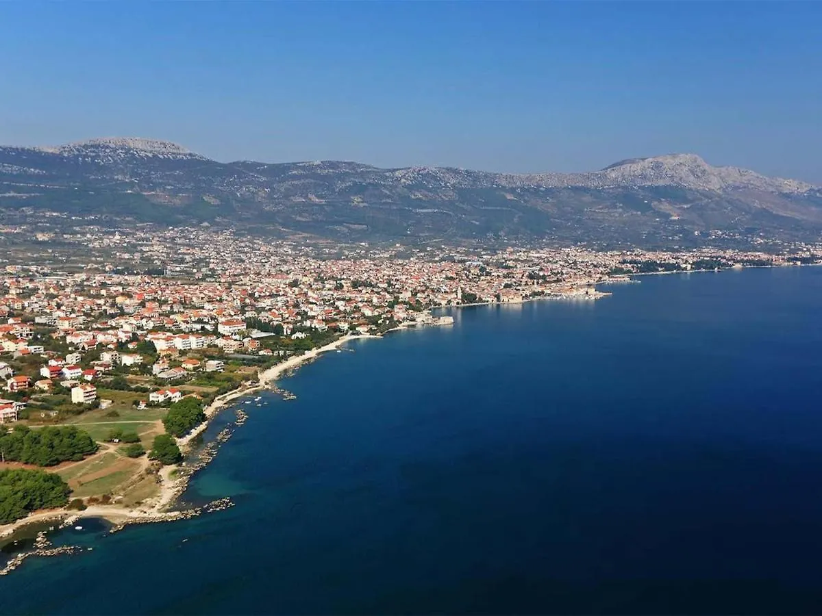 Dalmatian White Shell Apartment Kastela