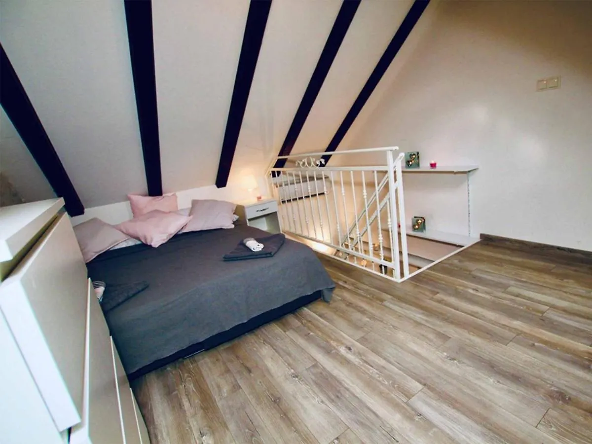 Dalmatian White Shell Apartment Kastela