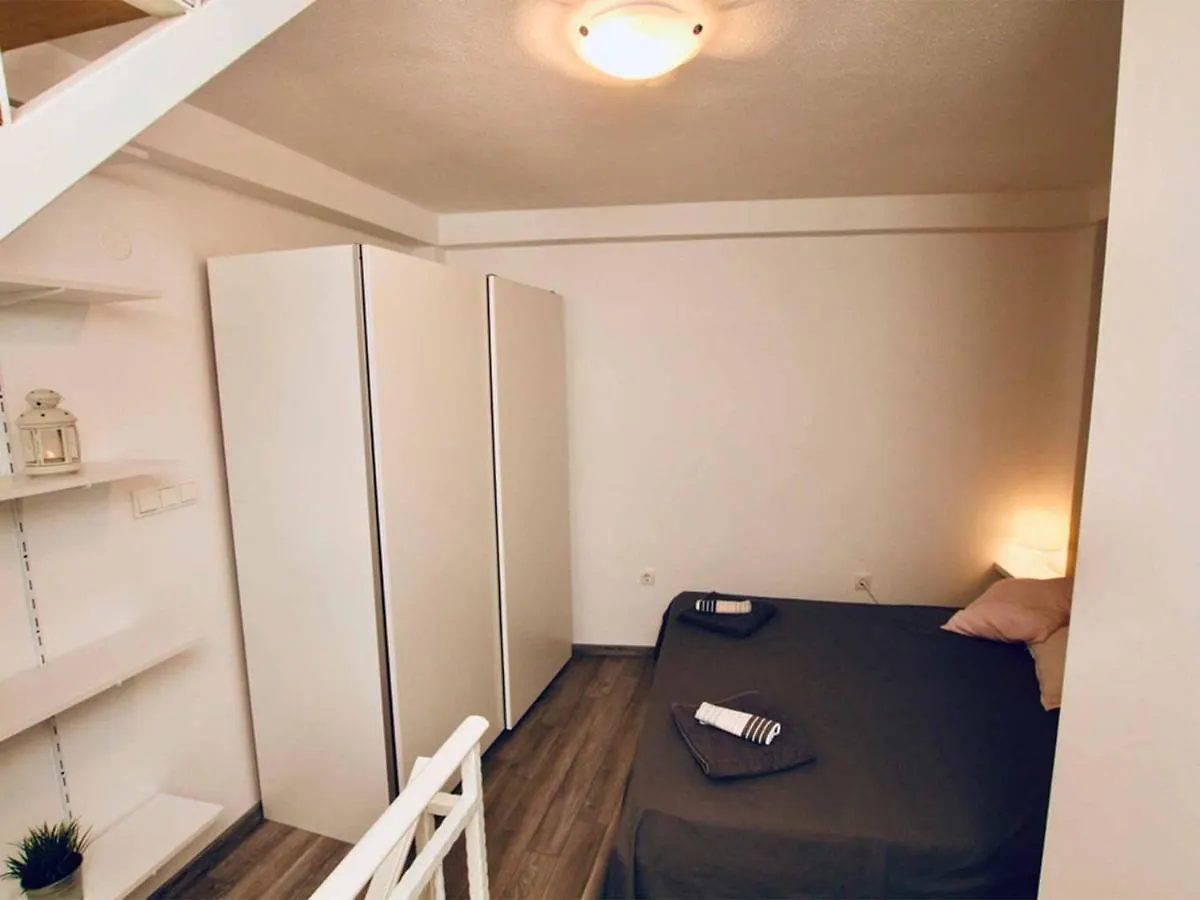 Dalmatian White Shell Apartment Kastela