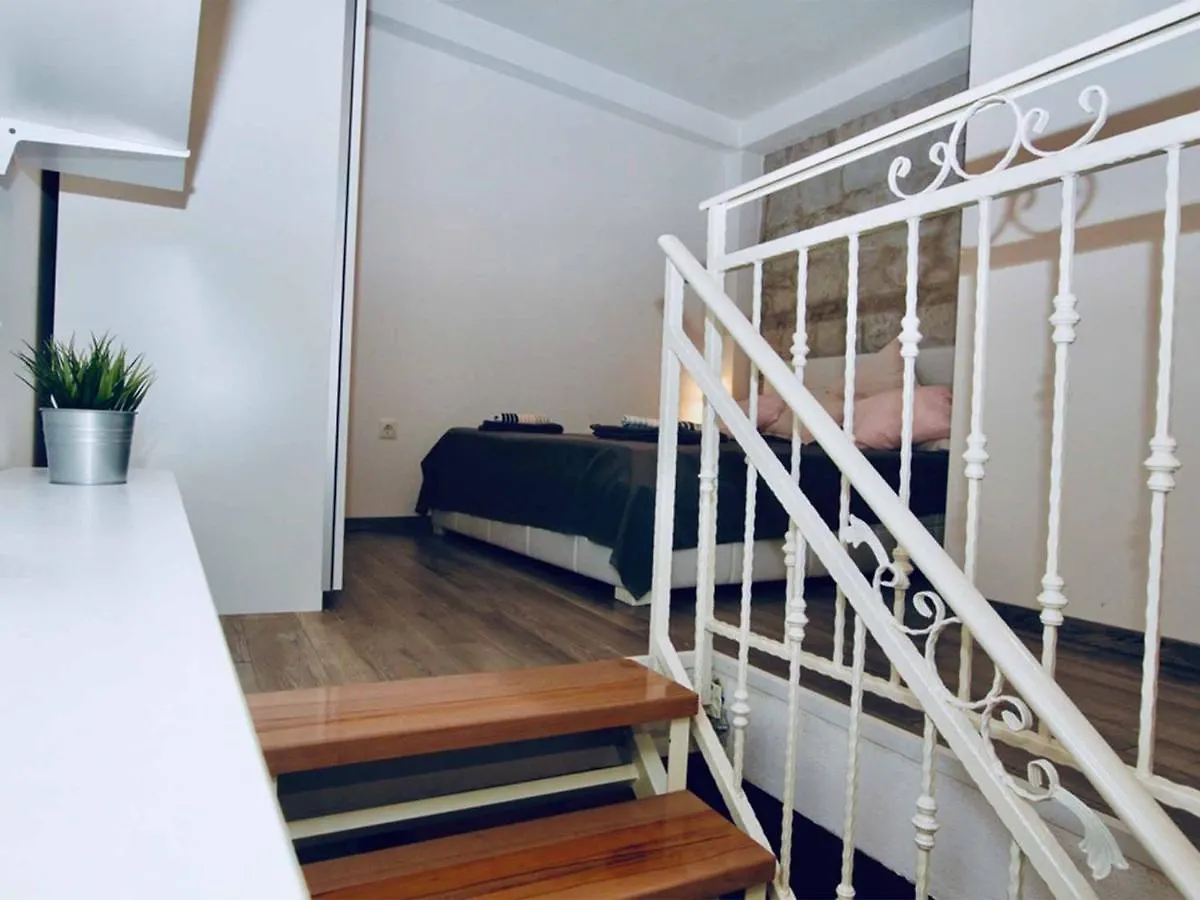Dalmatian White Shell Apartment Kastela Croatia