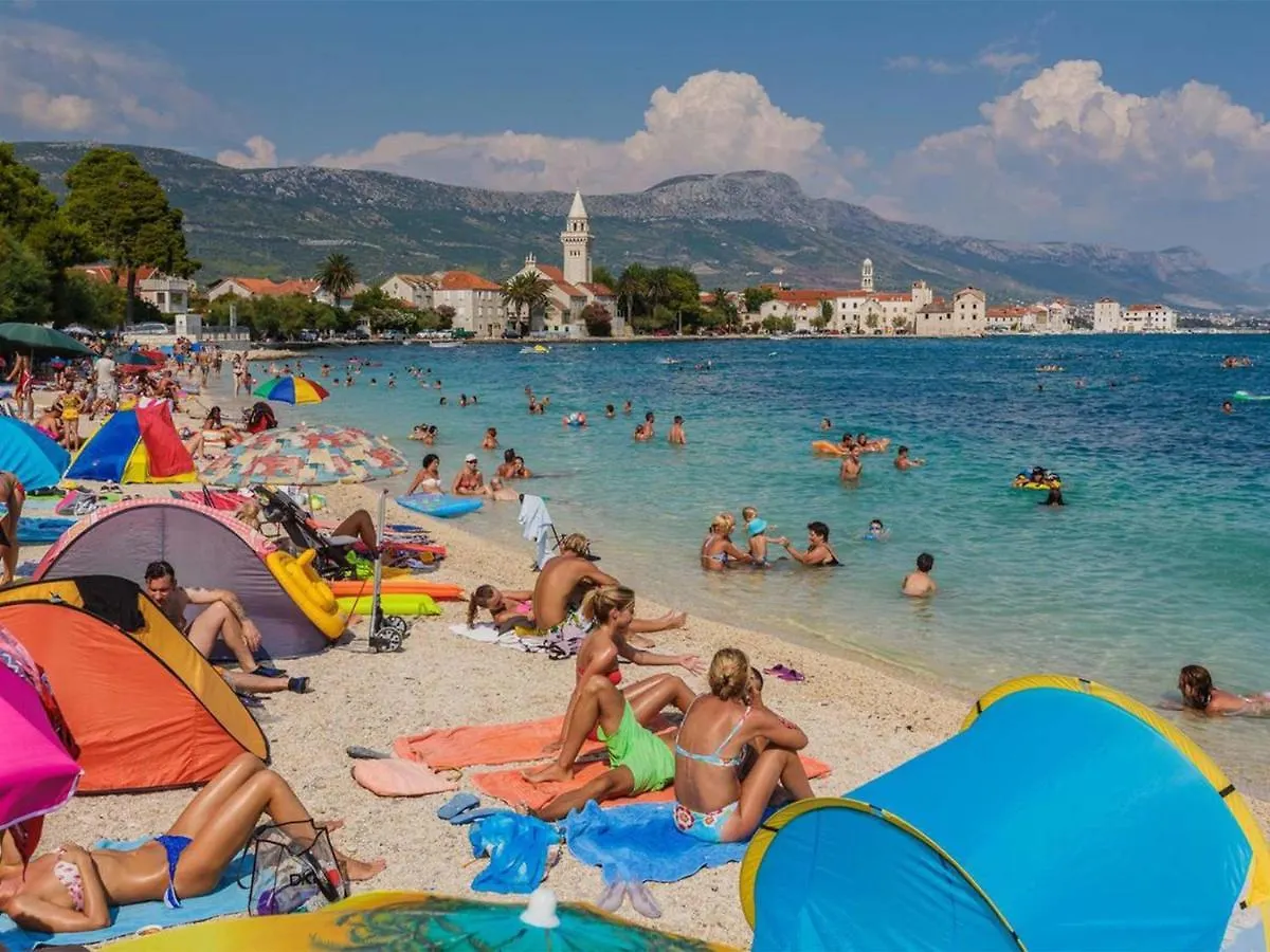 Dalmatian White Shell Apartment Kastela