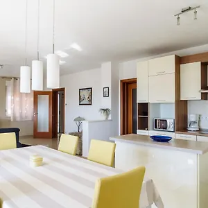 Apartament Niko, Kaštela