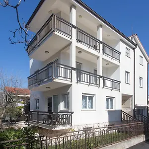 Apartament Japeri, Kaštela