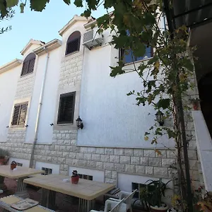 Apartament Sustic, Kaštela